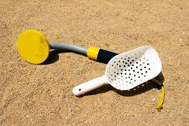 We want you to get the most from our exciting hobby, so before you make your first metal detecting purchase, read our little guide below and then get give us a call (01724 845608) and ask the questions the glossy ads never seem to answer. 23 Tips For Metal Detecting At The Beach Detectingdaily