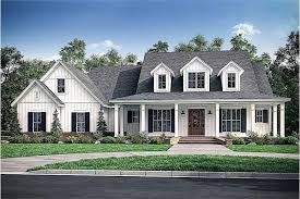 Farmhouse style house plan 4 beds 3 5 baths 2875 sq ft. Farmhouse Style Home 4 Bedrms 3 5 Baths 2926 Sq Ft Plan 142 1220