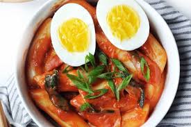 6 Tempat Makan Tteokbokki Paling Enak Di Surabaya Gak Bakal Nyesel
