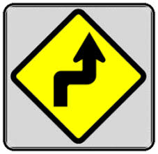 Kebijakan rekayasa lalu lintas jalur satu arah di sejumlah jalan protokol di kota mojokerto. Simbol Lalu Lintas Dua Hala