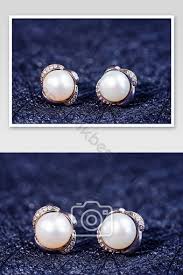 Berdasar dari artibahasanya, kebyok merupakan sebutan alat pemukul kasur. Anting Anting Kristal Berbentuk Kipas Yang Ditatah Dengan Tangan Yang Indah Fotografi Templat Jpg Unduhan Gratis Pikbest