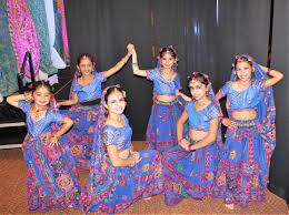 Listen to fun stories and dance to some fun bollywood tunes! Navrus Dance And School Of Performing Arts Kwaddle Enrichment For Kids Better For Parents