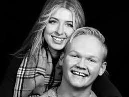 Sandy Teets's Instagram, Twitter & Facebook