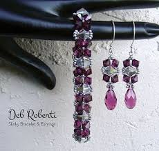 Free Crystal Bead Pattern Slinky Bracelet Earrings Around The Beading Table Beading Patterns Bead Jewellery Beaded Jewelry Patterns