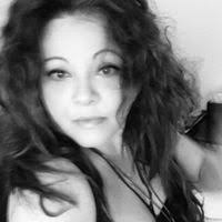 Linda Simoes's Instagram, Twitter & Facebook