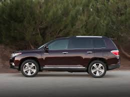 Get detailed information on the 2012 toyota highlander including features, fuel economy, pricing, engine, transmission, and more. 2012 Toyota Highlander Mpg Price Reviews Photos Newcars Com