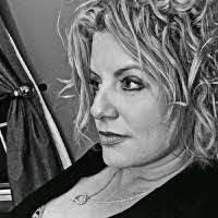 Lisa Candela's Instagram, Twitter & Facebook