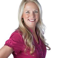 Anna Saylor's Instagram, Twitter & Facebook