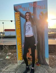Update information for maci currin ». Texan Teen 17 Who Has World S Longest Legs Has Never Been Asked To A Dance Internewscast