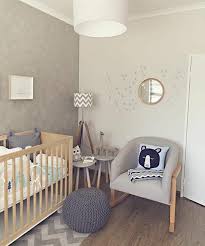 Chambre de bebe triangles realise a la peinture ref leroy merlin bleu baltique gris galet deco chambre enfant deco chambre bebe deco chambre bebe garcon. 7 Conseils Pour Peindre La Chambre De Bebe