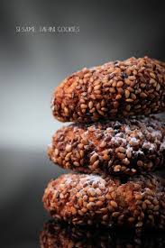 Des Petits Biscuits Peu Sucres Avec De Bons Ingredients Comme Du Miel De La Pate De Sesame Tahini Et Cookies Et Biscuits Alimentation Cuisine Et Boissons