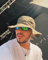 Ricardo Herron's Instagram, Twitter & Facebook