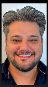 Transformação do sorriso 😁 com 28 coroas de porcelana., ✨ Um novo sorriso,  uma nova fase! ✨, Hoje é dia de celebrar a transformação do sorriso do  Marcelo! 🙌, Foram dias de cuidado, planejamento e ...