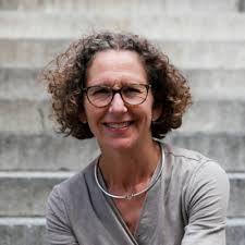 Helena Kaiser de Carolis på LinkedIn: Ödmjuk och stolt :) Tack alla fina ni  som har röstat på mig! Avtryck är en…