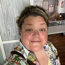 Kim Doran's Instagram, Twitter & Facebook