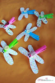 Basteln Mit Kleinkindern Diy Libellen Basteln Mit Papier Basteln Mit Kleinkindern Ostergeschenke Basteln Diy Bastelideen