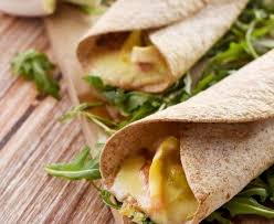 Le Wrap Tartiflette Une Recette De Sandwich Wrap Avec Tous Les Ingredients D Une Delicieuse Tartiflette Au Rebl Tartiflette Recette Wrap Tartiflette Marmiton