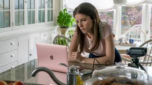 La pellicola, con protagoniste anna kendrick e blake lively, è l'adattamento cinematografico del romanzo del 2017 a simple favor di darcey bell. Un Piccolo Favore 2018 Di Paul Feig Recensione Quinlan It