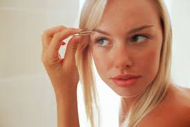 How to Control Unmanageable Eyebrows