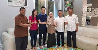 Pkr, datuk seri dr wan azizah wan ismail mengakui berasa terguris hati dengan tindakan tun dr mahathir mohamad yang. Malaysia S Deputy Prime Minister Dr Wan Azizah Meets With Lee Chong Wei Page 99 Of 631 Badmintonplanet Com