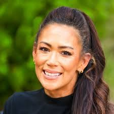 Kelly Manion's Instagram, Twitter & Facebook