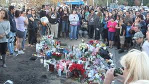 Fast and furious star paul was a passenger in a red porsche carrera gt driven by his friend roger radas. Familiares Y Actores Dan El Ultimo Adios A Paul Walker En Su Funeral