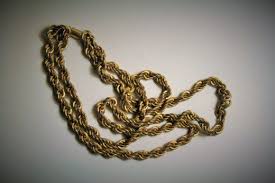 5 Easy Tests You Can Do At Home To Tell If Your Gold Jewelry Is Fake With Pictures Real Gold Chains Real Gold Jewelry Gold Jewelry