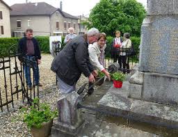 Montigny-devant-Sassey. Hommages à trois instituteurs