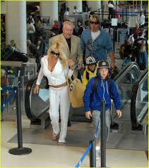 Lee (@dylanjaggerlee) on oct 19, 2015. Pamela Anderson Tommy Lee Reunite For Family Vacation Photo 96591 Brandon Lee Celebrity Babies Dylan Lee Pamela Anderson Tommy Lee Pictures Just Jared