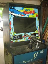 Midway S Blue Shark Love The Early 70 S Color Palette Of The Console Face Coin Games Arcade Games Arcade