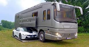 Le Camping Car Le Plus Cher Du Caravan Salon 2017 Un Volkner Mobil Performance S Pour Pres De 1 5 Million D Camping Car De Luxe Camping Car Vehicule Recreatif