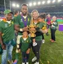 Bonang matheba recently posted a picture of springbok rugby captain siya kolisi with his coveted award in one hand and a neatly boxed up house of bng bottle in the other. Siya Kolisi Biography Age Wife Kids Salary Wedding Instagram Ireport South Africa News