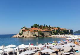 Trotzdem steht es etwas immer noch etwas im schatten bekannterer mediterranen urlaubsregionen, insbesondere im vergleich zum nachbarn. Urlaub In Montenegro Mehr Als Nur Strand Meer Mihaela Family Lifestyle And More