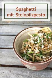 Schnelles Und Leckeres Nudelgericht Mit Steinpilzen Die Zu Einem Pesto Verarbeitet Werden Schmeckt Auch Auf Geros Nudel Rezepte Rezepte Italienische Gerichte