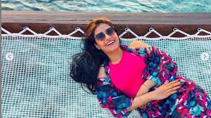 Dhanashree verma is an active choreographer and youtuber. Dhanashree Verma Wife Of Cricketer Yuzvendra Chahal Has Shared A Stunning Video In A Black Bikini From Maldives Holiday Naveen Bharat