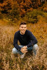 Boy Senior Picture Poses Rochester Hills Michigan Michigan Photographer Senior Pictures Boys Senior Photos Boys Senior Pictures Boys Outdoors