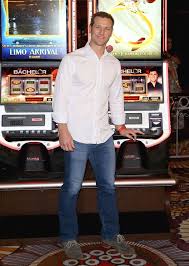 Jake Pavelka S Girlfriend Didn T Know He Was On The Bachelor Until Their Third Date People Jake Pavelka Bachelor Bachelor Nation