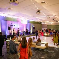 cofcsailing alumna Evy Dickson Silcox '91 is continuing to make a splash in  the Charleston-area sailing scene. A long-time member of the  @hobcawyachtclub, Ms. Silcox played a major role in the formation