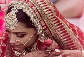 Deepika S Lehenga Dupatta With A Unique Personalised Prayer Diy Dupatta Designs For Indian Brides Bridal Jewellery Indian Sabyasachi Jewellery Indian Bridal