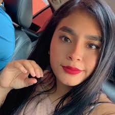 Sara Badillo 👑 (@sariminina)