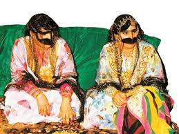 Going to dubai or the uae? Meet D3 Exploring Traditional Emirati Clothing Fashion Gulf News