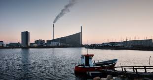 Conto alla rovescia a Copenaghen per sciare sul termovalorizzatore ...