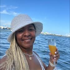 Aimee Branch's Instagram, Twitter & Facebook