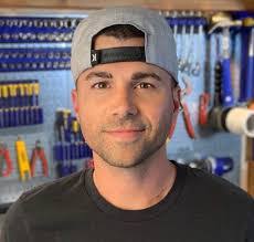 Jay Forman's Instagram, Twitter & Facebook