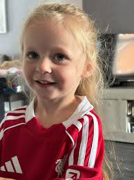 Alex McCormick (@alexlouisemc)