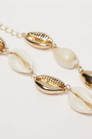 Necklace With Shells Gold Colored White Ladies H M Us Short Necklace Seashell Jewelry Accessories Jewelry Necklace