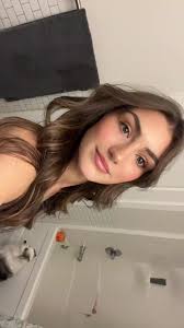 Side eye from Winnie in the back 🤨