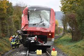 Zugunglück in italien:zahl der todesopfer steigt weiter. Schweres Zugungluck In Baden Wurttemberg
