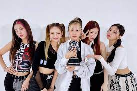 In the mnet music program 'm countdown,' aired on may 13th, itzy beat the group beast (aka highlight). Watch Itzy Takes 3rd Win For Loco On M Countdown Performances By Aespa Enhypen Donghae And More Soompi