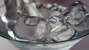 Resultado de imagen para formas de hielo en cocteles